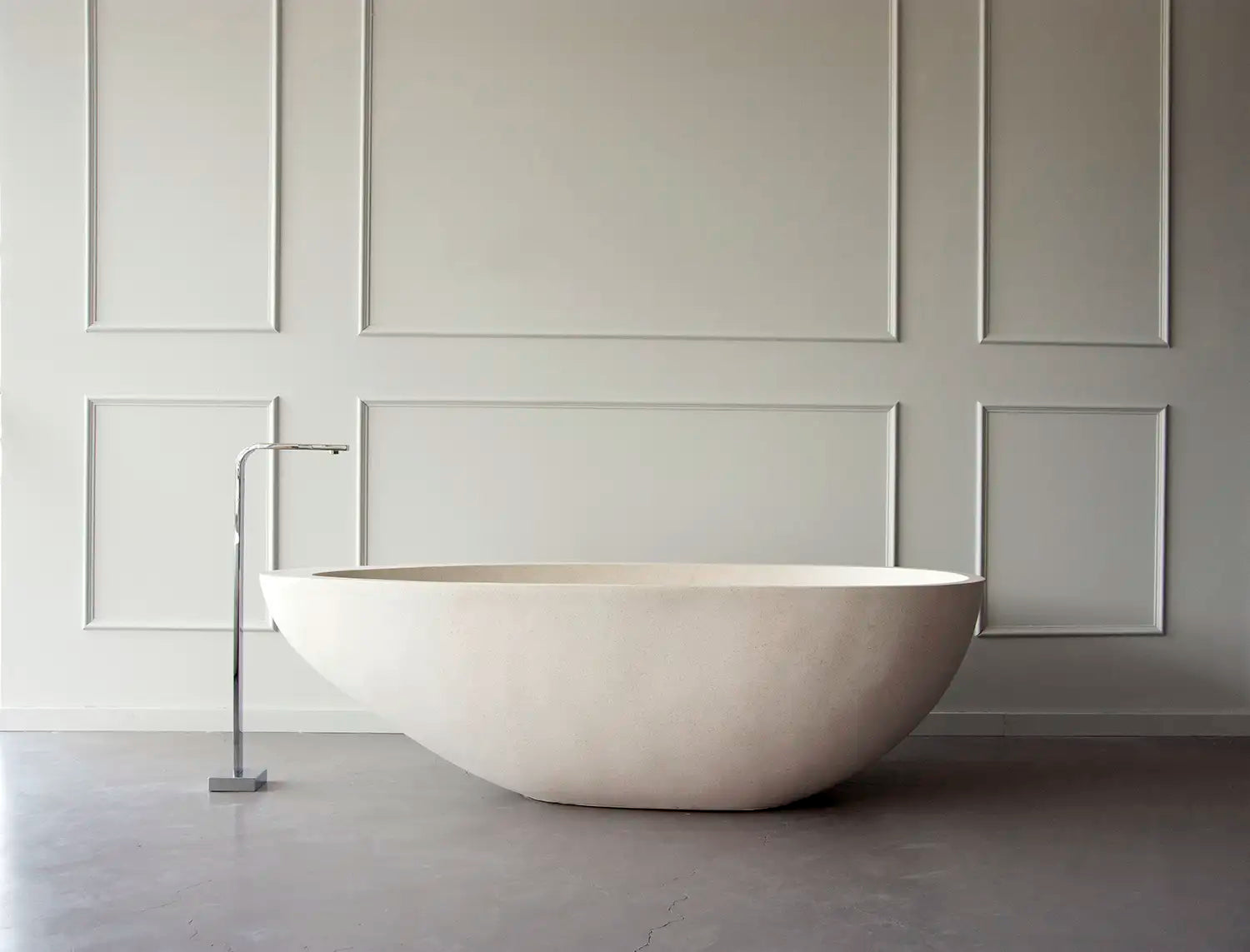 Picasso Bath in Limestone