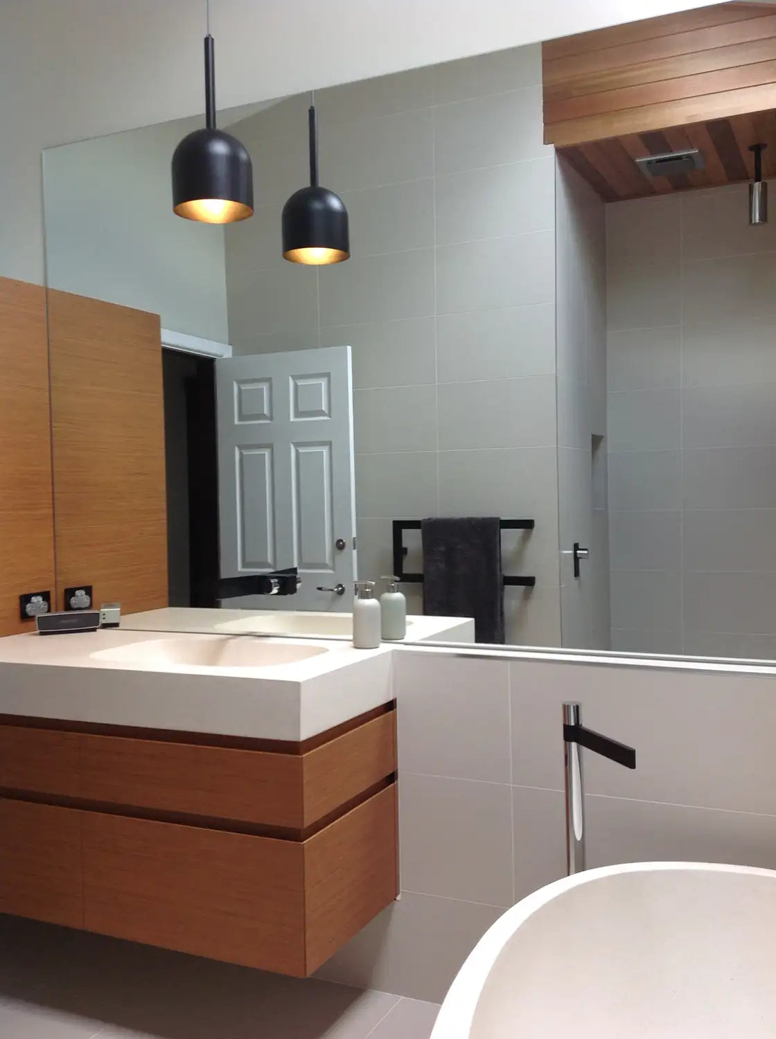 Custom Cabinet by Volupto