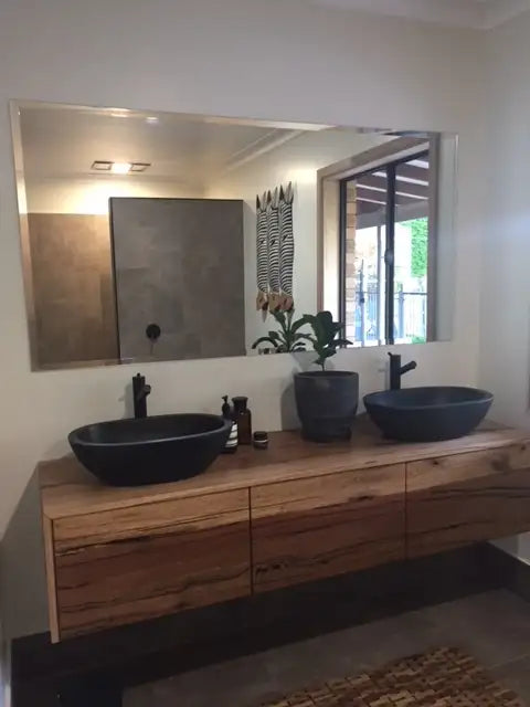 Custom Cabinet by Volupto