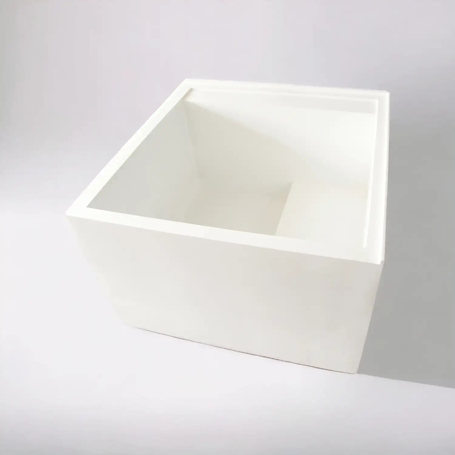Japanese Stone Composite Bath in Pure White