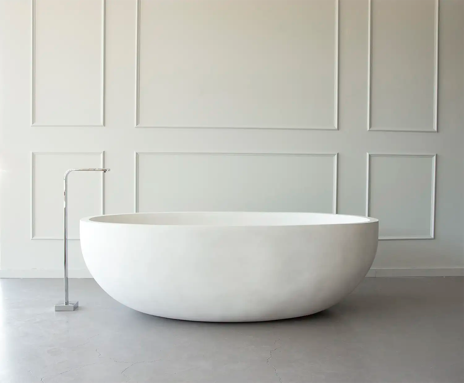 Rubens Bath in Pure White